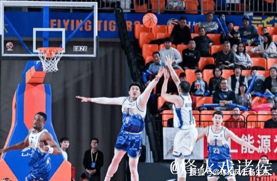 17年魔咒终结！青岛三分雨射穿新疆，CBA黑马狂飙夜彻底搅乱联赛格局