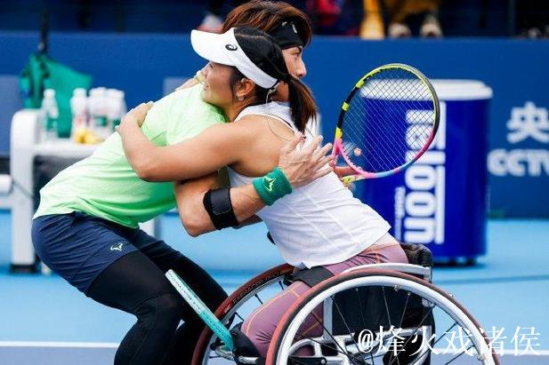 吴尊张之臻携网球场上的“轮椅舞者” 共赴名人精英表演赛 吴尊张之臻携网球场上的“轮椅舞者” 共赴名人精英表演赛